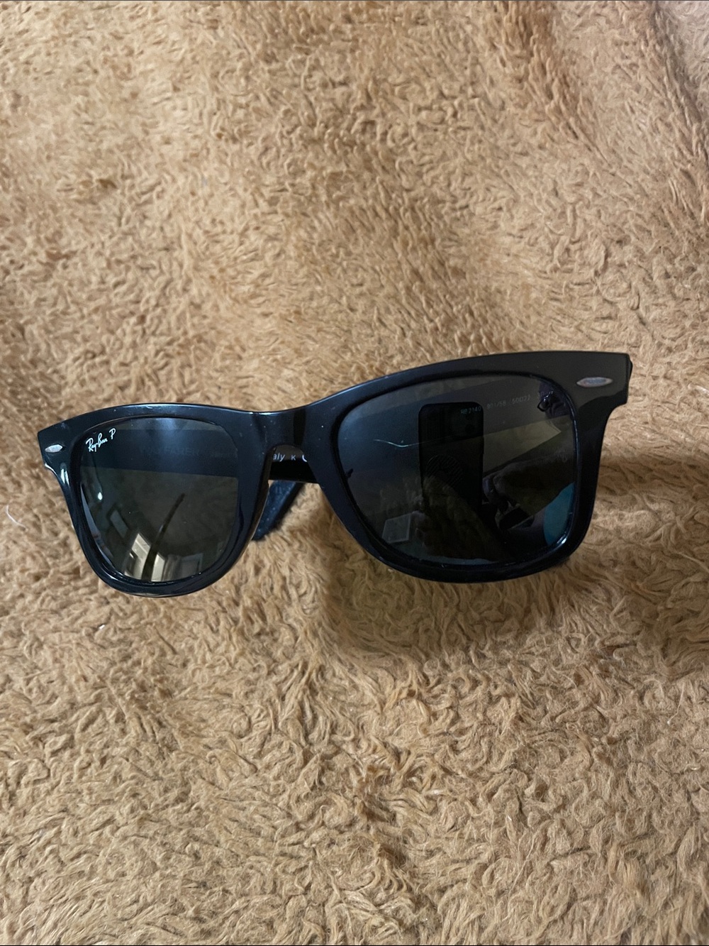 Ray-Ban Men's Black Wayfarer Sunglasses with Dark Lenses